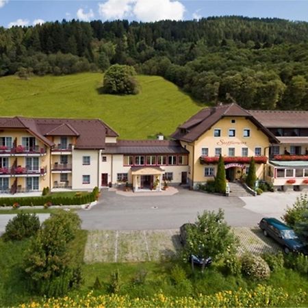 Landhotel Stofflerwirt Санкт Михаел им Лунгау Екстериор снимка