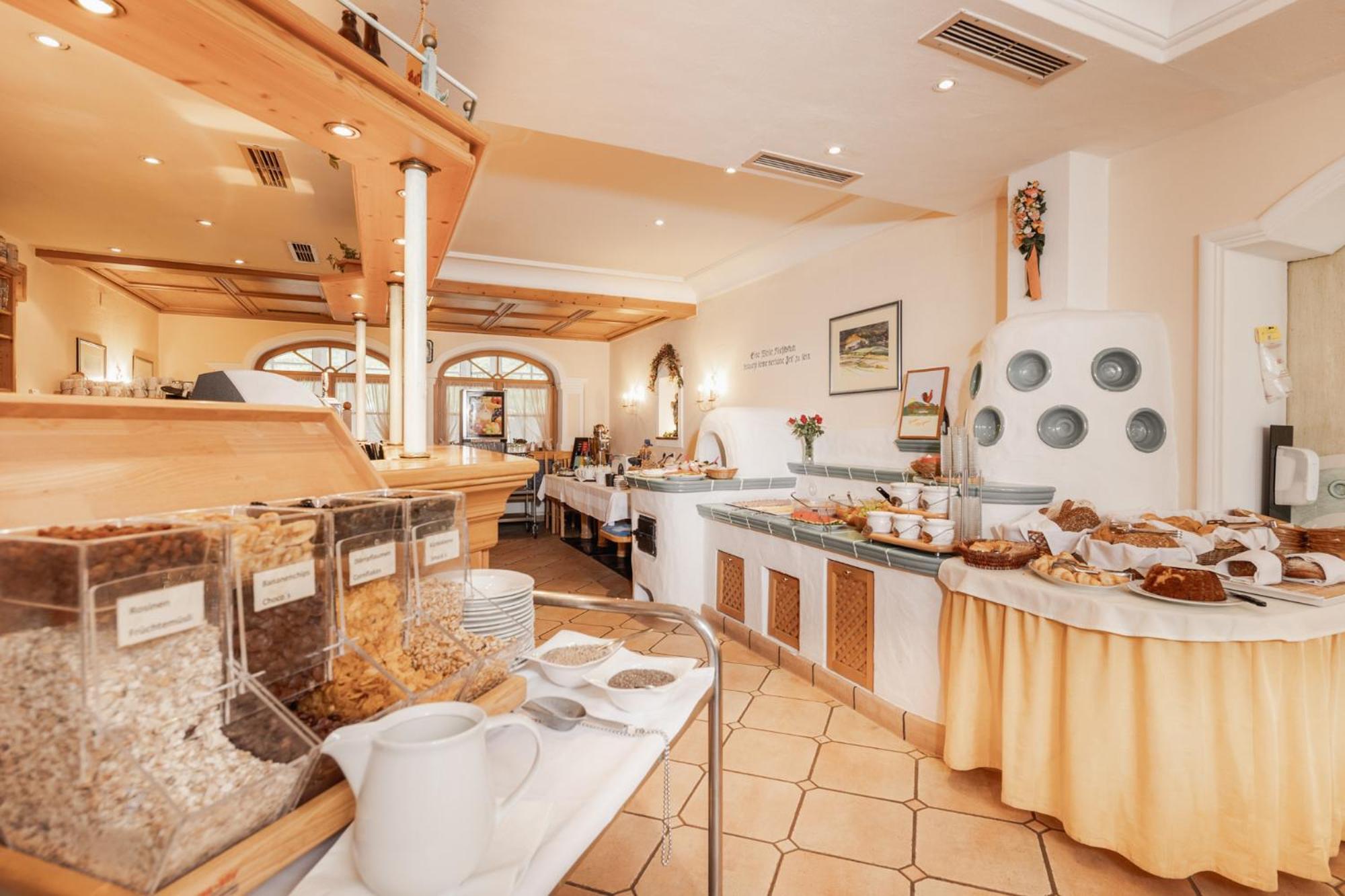 Landhotel Stofflerwirt Санкт Михаел им Лунгау Екстериор снимка