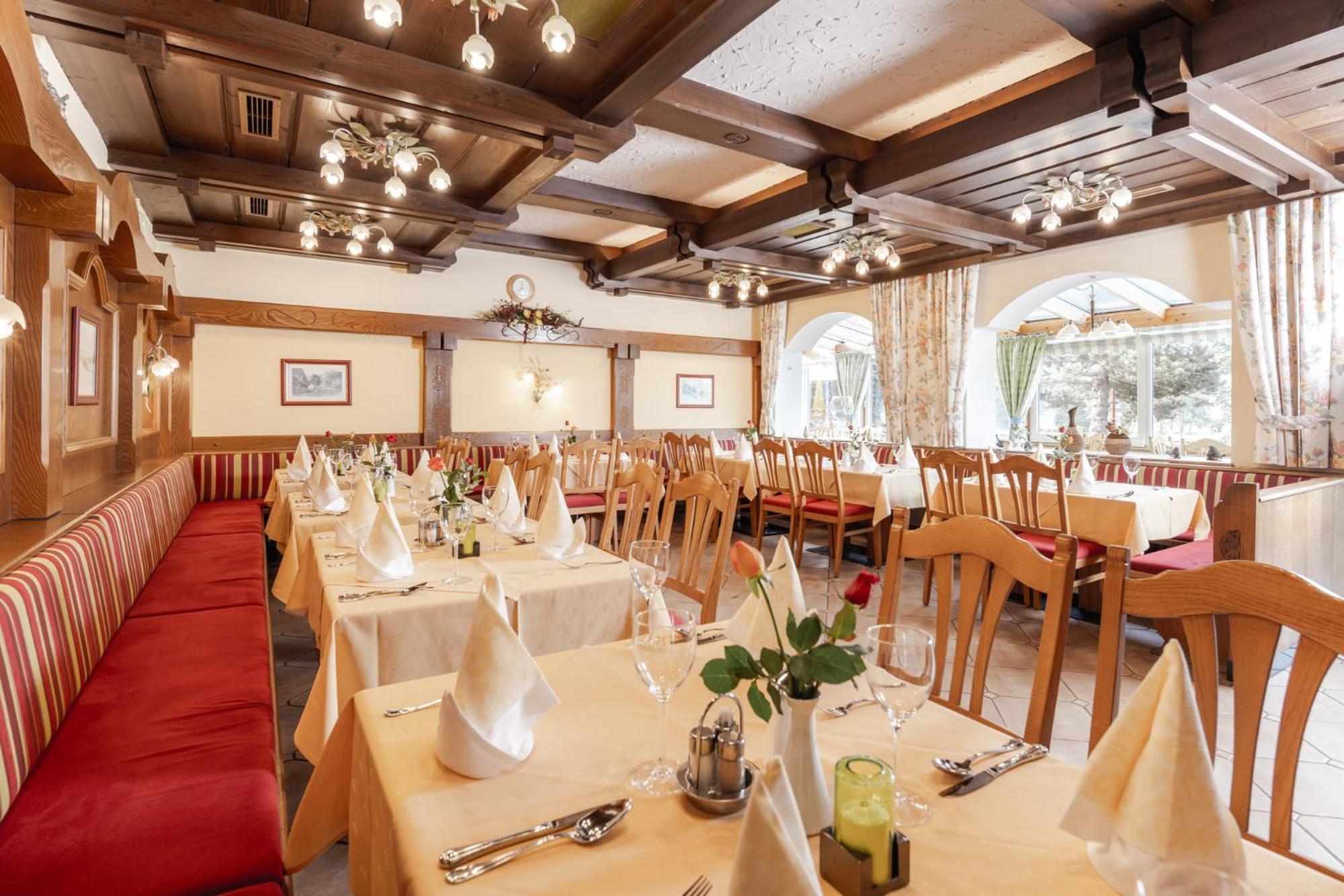 Landhotel Stofflerwirt Санкт Михаел им Лунгау Екстериор снимка