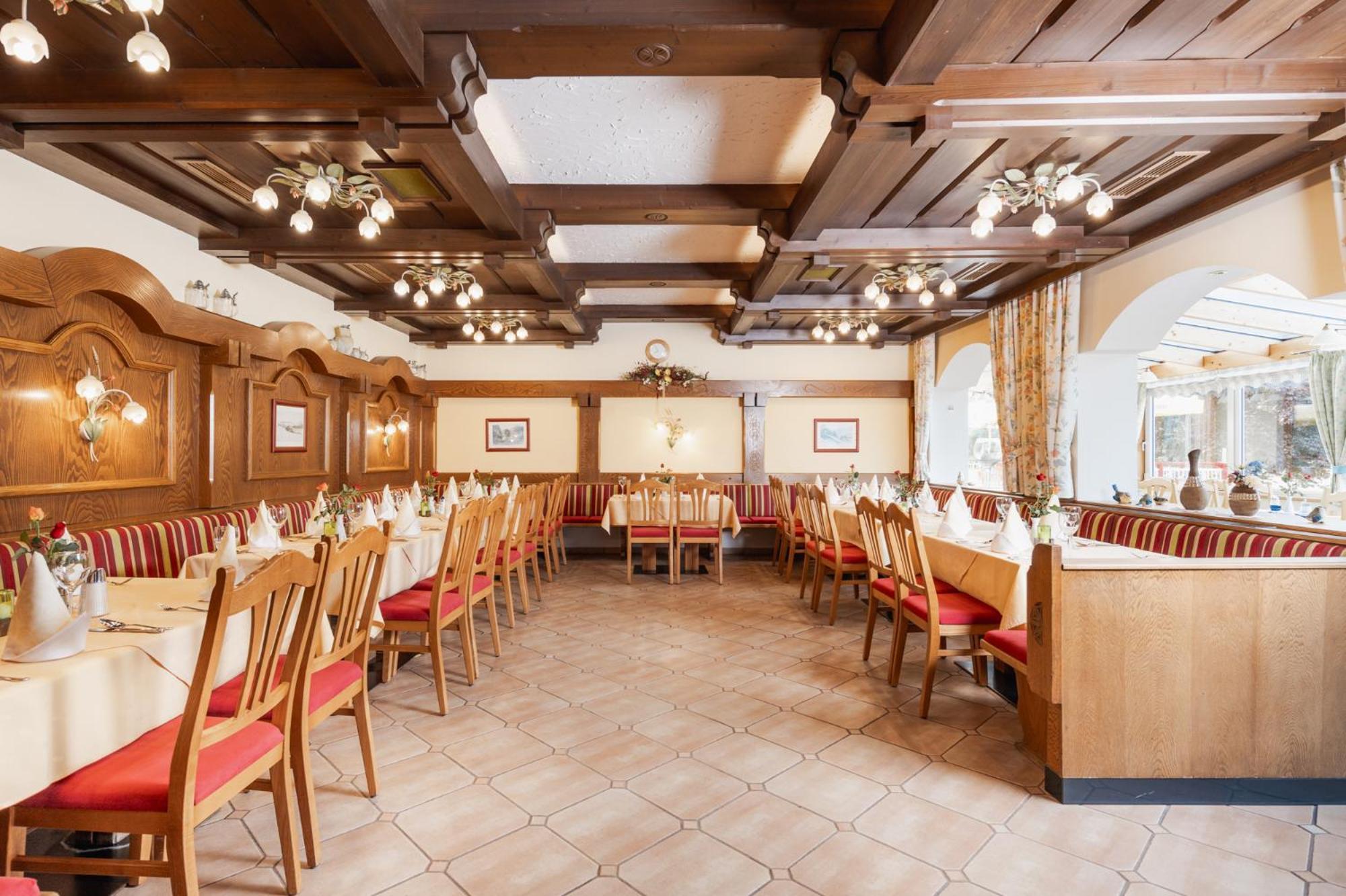 Landhotel Stofflerwirt Санкт Михаел им Лунгау Екстериор снимка