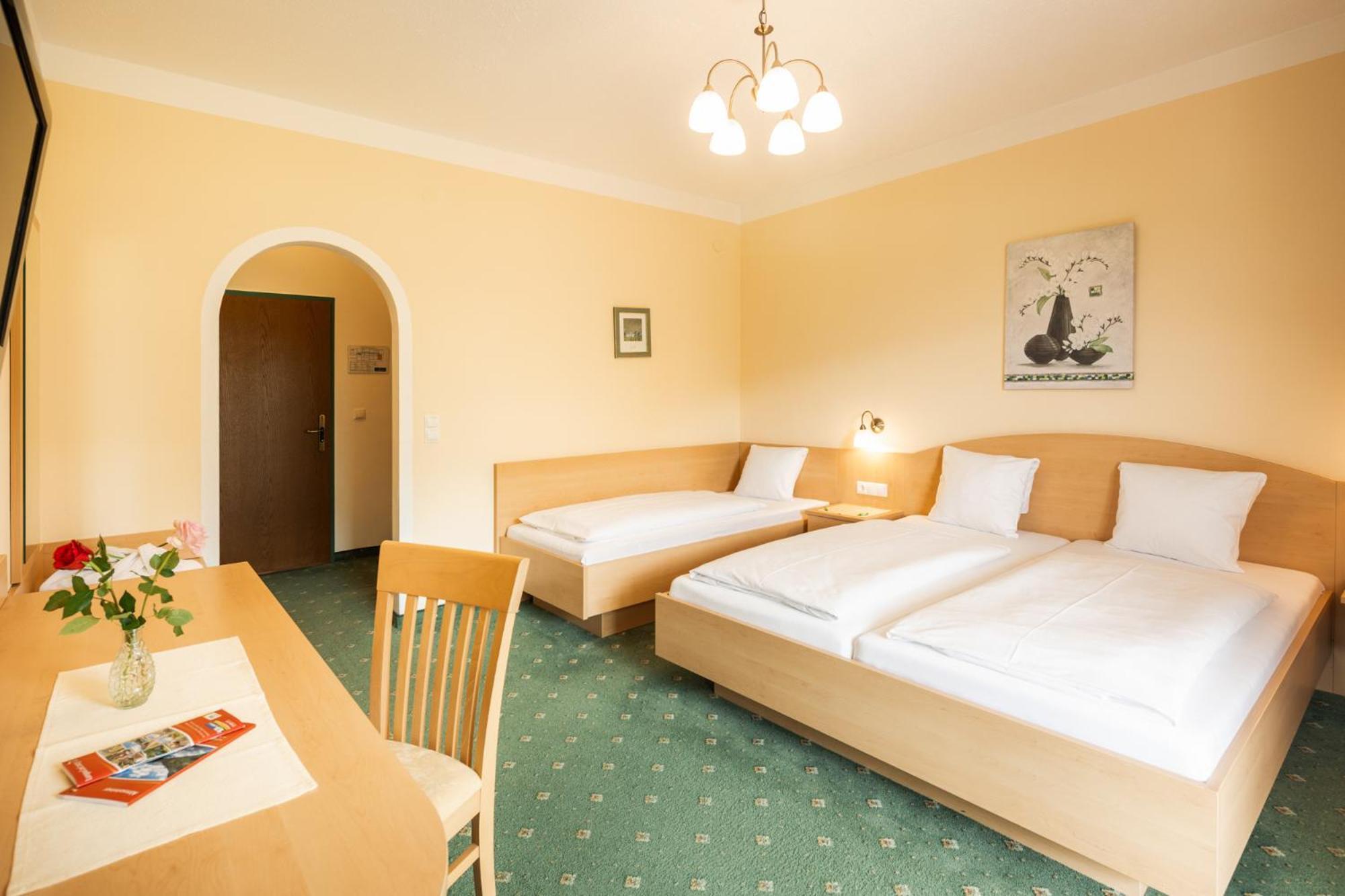 Landhotel Stofflerwirt Санкт Михаел им Лунгау Екстериор снимка