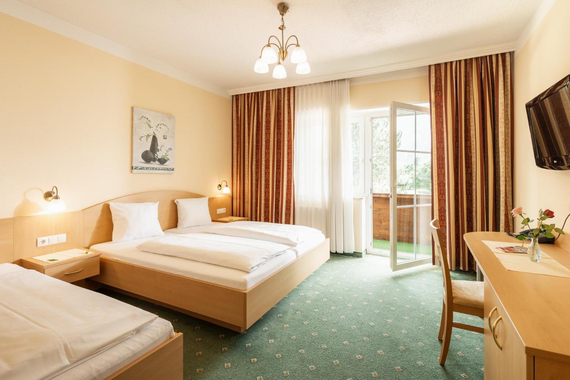 Landhotel Stofflerwirt Санкт Михаел им Лунгау Екстериор снимка