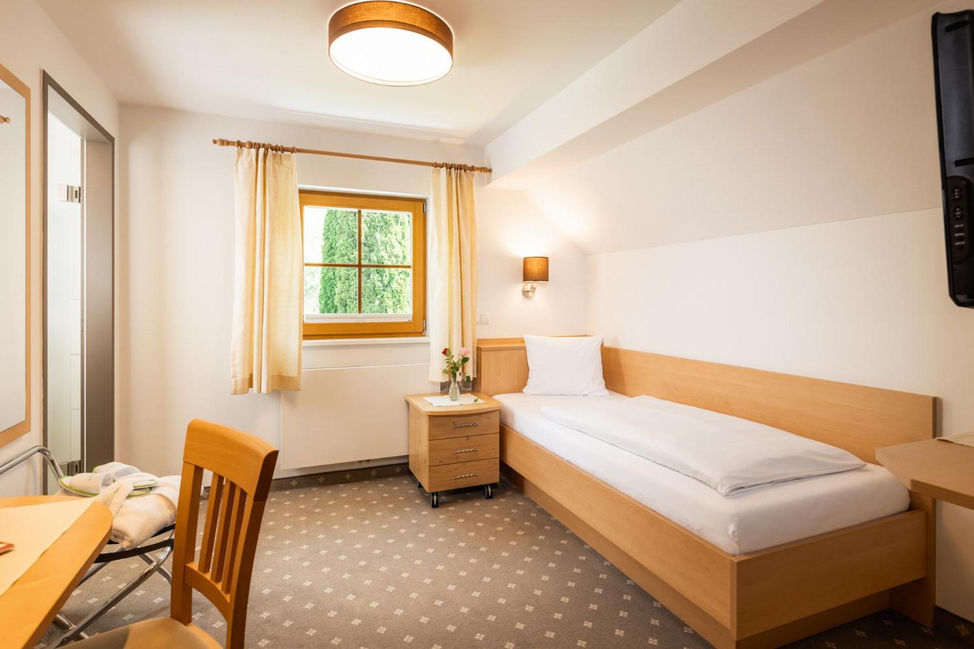Landhotel Stofflerwirt Санкт Михаел им Лунгау Екстериор снимка