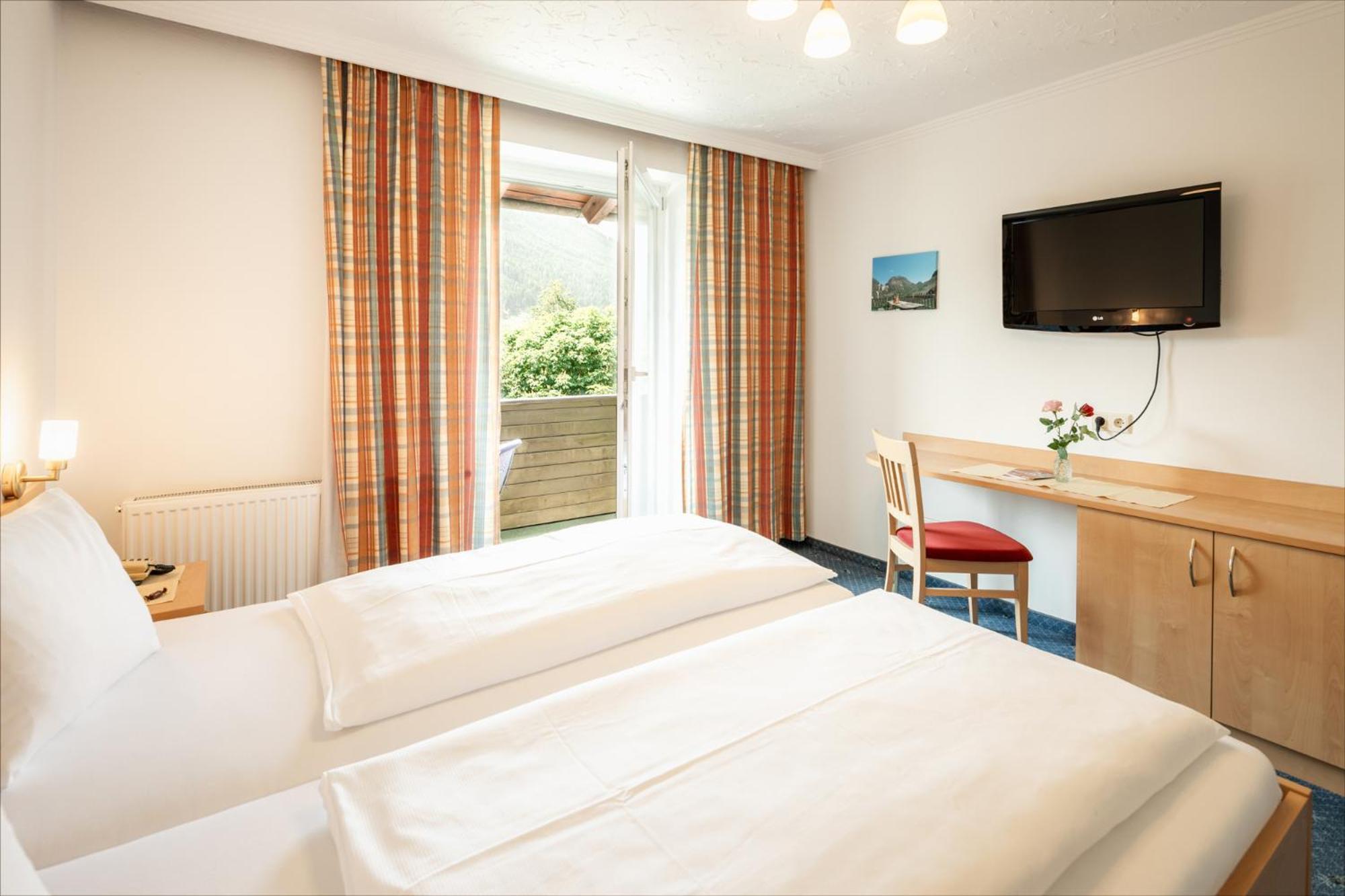 Landhotel Stofflerwirt Санкт Михаел им Лунгау Екстериор снимка