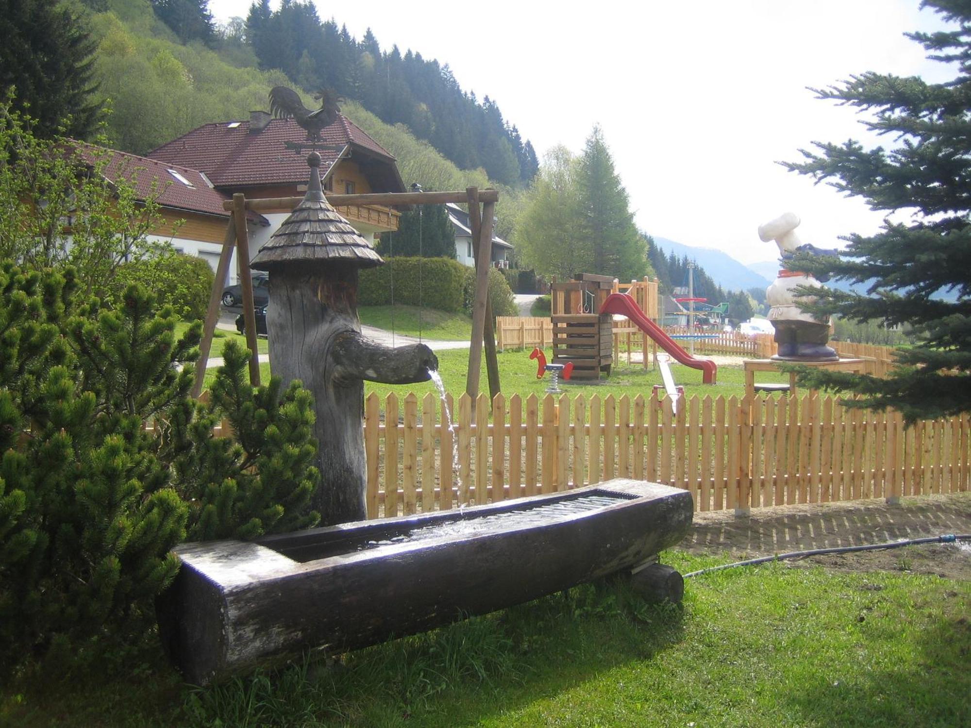 Landhotel Stofflerwirt Санкт Михаел им Лунгау Екстериор снимка