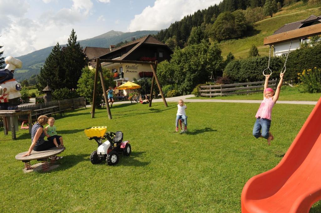 Landhotel Stofflerwirt Санкт Михаел им Лунгау Екстериор снимка