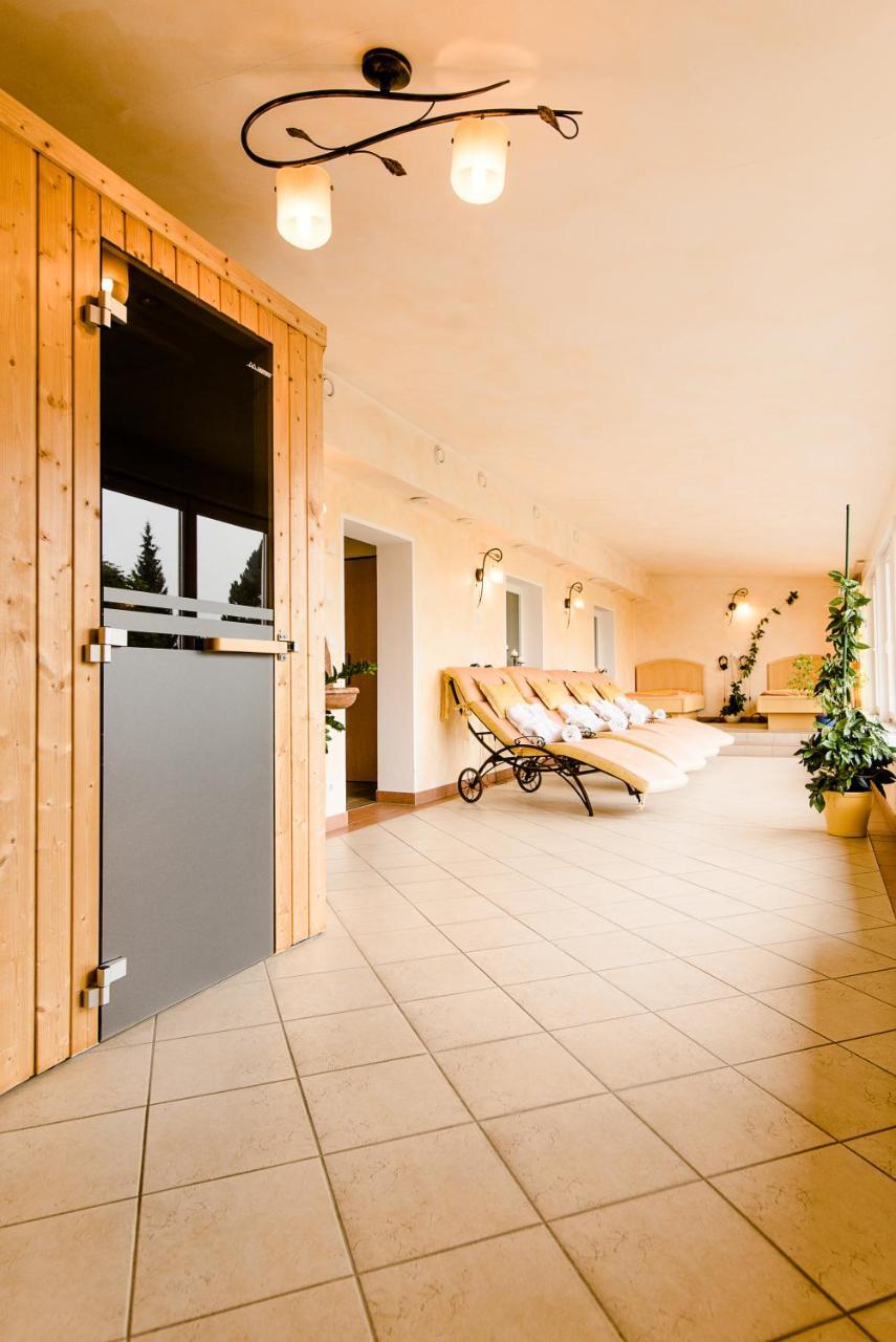 Landhotel Stofflerwirt Санкт Михаел им Лунгау Екстериор снимка